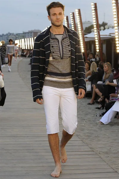 Look 9
